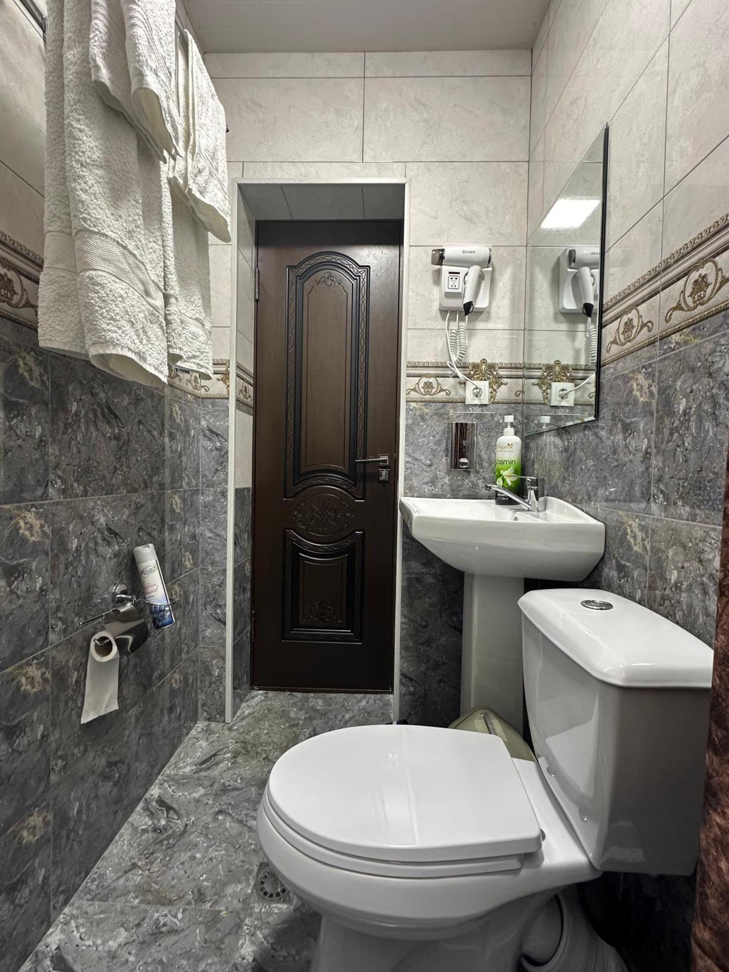 Hello Dushanbe Hostel Екстериор снимка